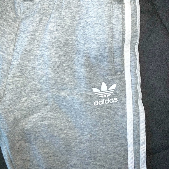 Adidas Shorts Small - Picture 5 of 6